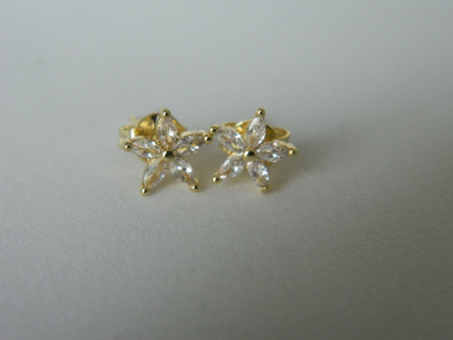 Annabelle Studs-Gold.