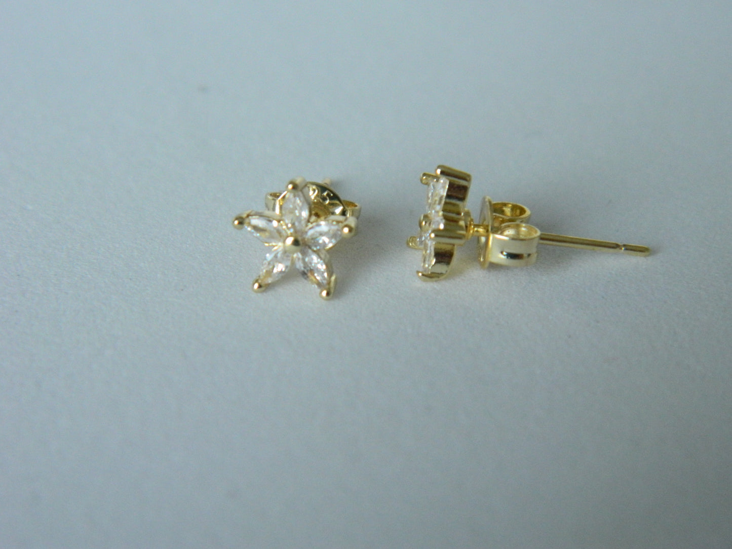 Annabelle Studs-Gold.